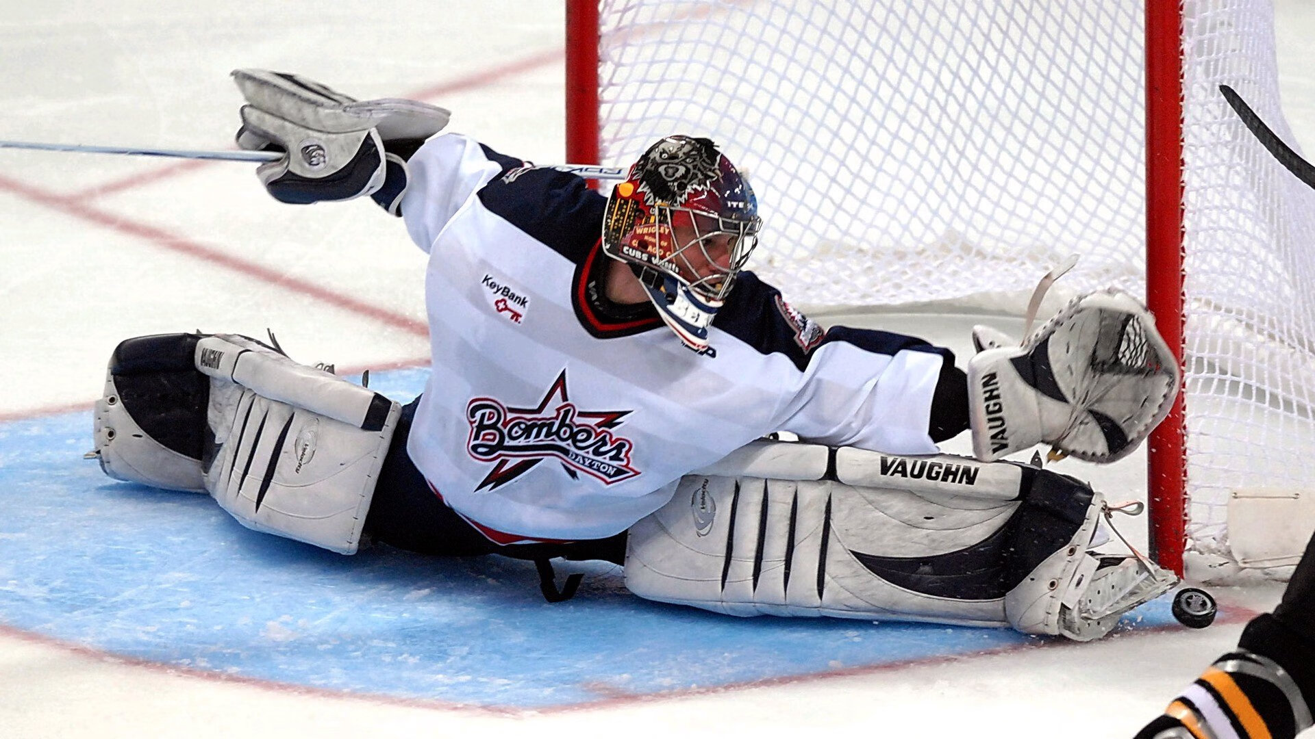 开云体育俱乐部官网-国米4-1力克凯拉特,四连胜稳居欧冠小组榜首,国米skriniar