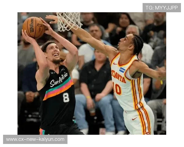 国王福克斯快攻突破，反篮轻松得手——场上灵感与日常装备的全景解读