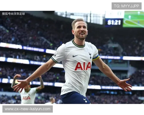 凯恩双脚急停后顺势传球，热刺通过连线完成突破